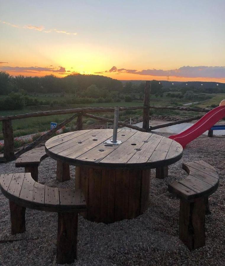 Casa Rural La Charolesa Aguilera Εξωτερικό φωτογραφία
